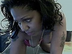 Ebony webcam girl showing off