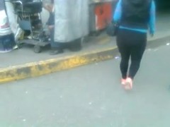 Gorda culona en leggings negros