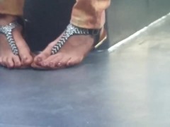 sexy Indian or Pakistani MILF Feet Candid & face beauty