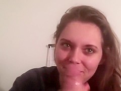 Stunning Brunette Lady on Webcam Gives Breathtaking Blowjob