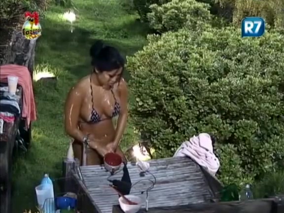 Big Brother's girl caught washing her pussy