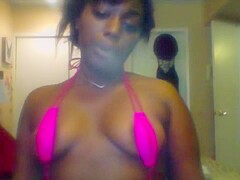 Briana the ebony slut masturbating on her webcam
