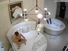【国产】套房偷拍咖啡店上班的漂亮气质美女w