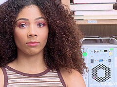 Ebony slut, Nia Nixon was caught shoplifting and ended up fucked, to learn her lesson