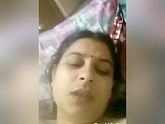 Today Exclusive -sexy Desi Bhabhi Showing Her Nude Body
