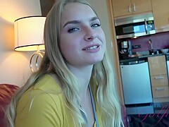 Hannah Makes It To Vegas, And You Get Her Off. - Hannah Hawthorne