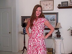 Naughty Slim Milf Getting Naked For You. - MatureNl
